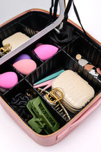 Load image into Gallery viewer, She&#39;s All That LED Makeup Case in Pink

