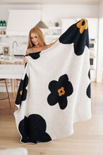 Load image into Gallery viewer, PREORDER: Reese Blanket in Jumbo Floral
