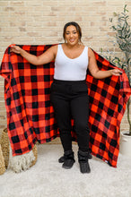 Load image into Gallery viewer, Buffalo Plaid Blanket In Red &amp; Black
