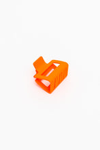 Load image into Gallery viewer, Claw Clip Set of 4 in Orange
