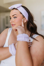 Load image into Gallery viewer, Effortless Days Stretchy Headband &amp; Wristband Set in Lilac
