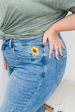 Load image into Gallery viewer, Hi-Rise Relaxed Sunflower Embroidery Jeans
