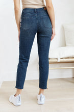 Load image into Gallery viewer, Mid-Rise Relaxed Fit Mineral Wash Jeans
